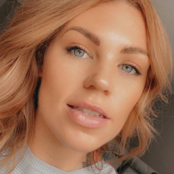 Meet your Posher, Brooke - Picture 1 of 1